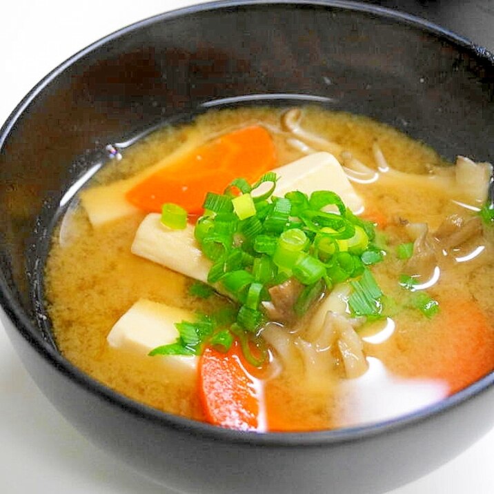 栄養バランス抜群 きのこ 人参 豆腐の味噌汁 レシピ 作り方 By Oppeke22 楽天レシピ 栄養バランス抜群 きのこ 人参 豆腐の味噌汁 レシピ 作り方 By Oppeke22 楽天レシピ